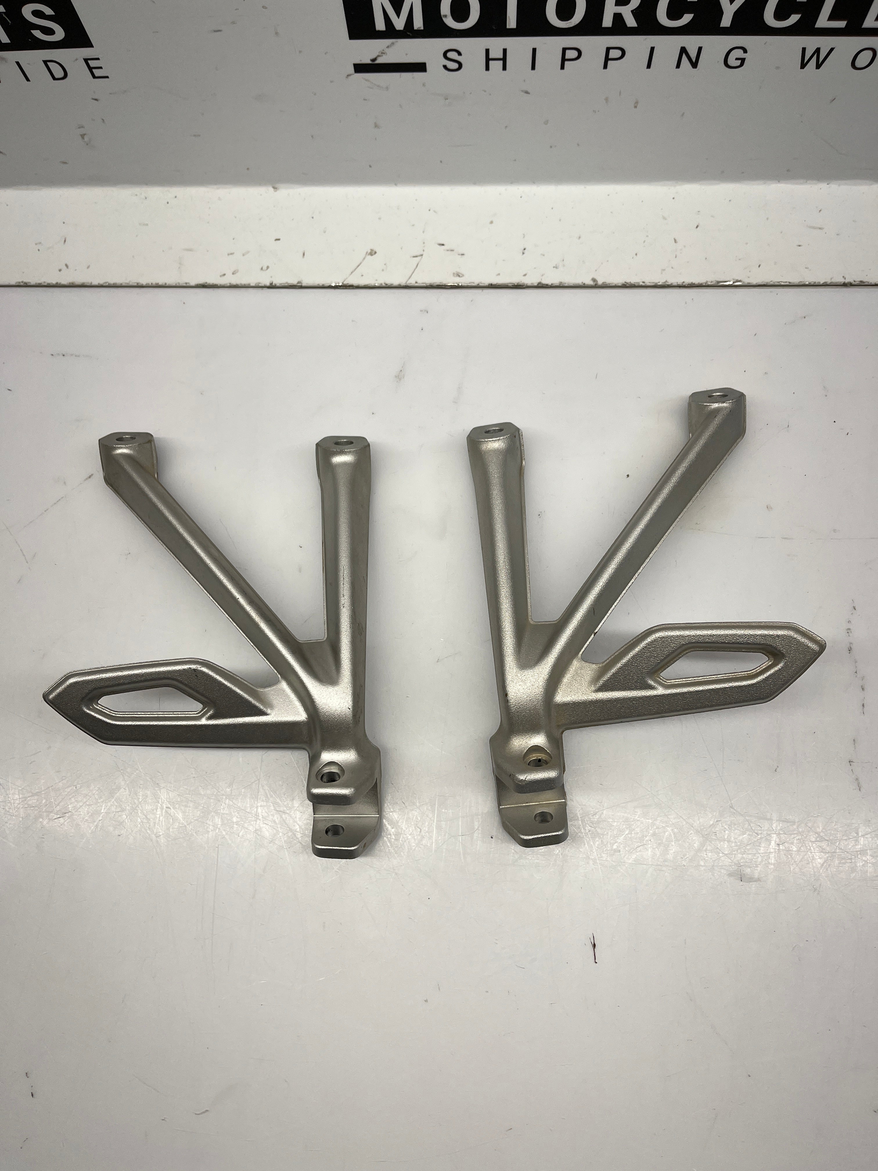 BMW R1200 GS , R1250 GS REAR FOOT PEG BRACKETS (pair) | Circa ...