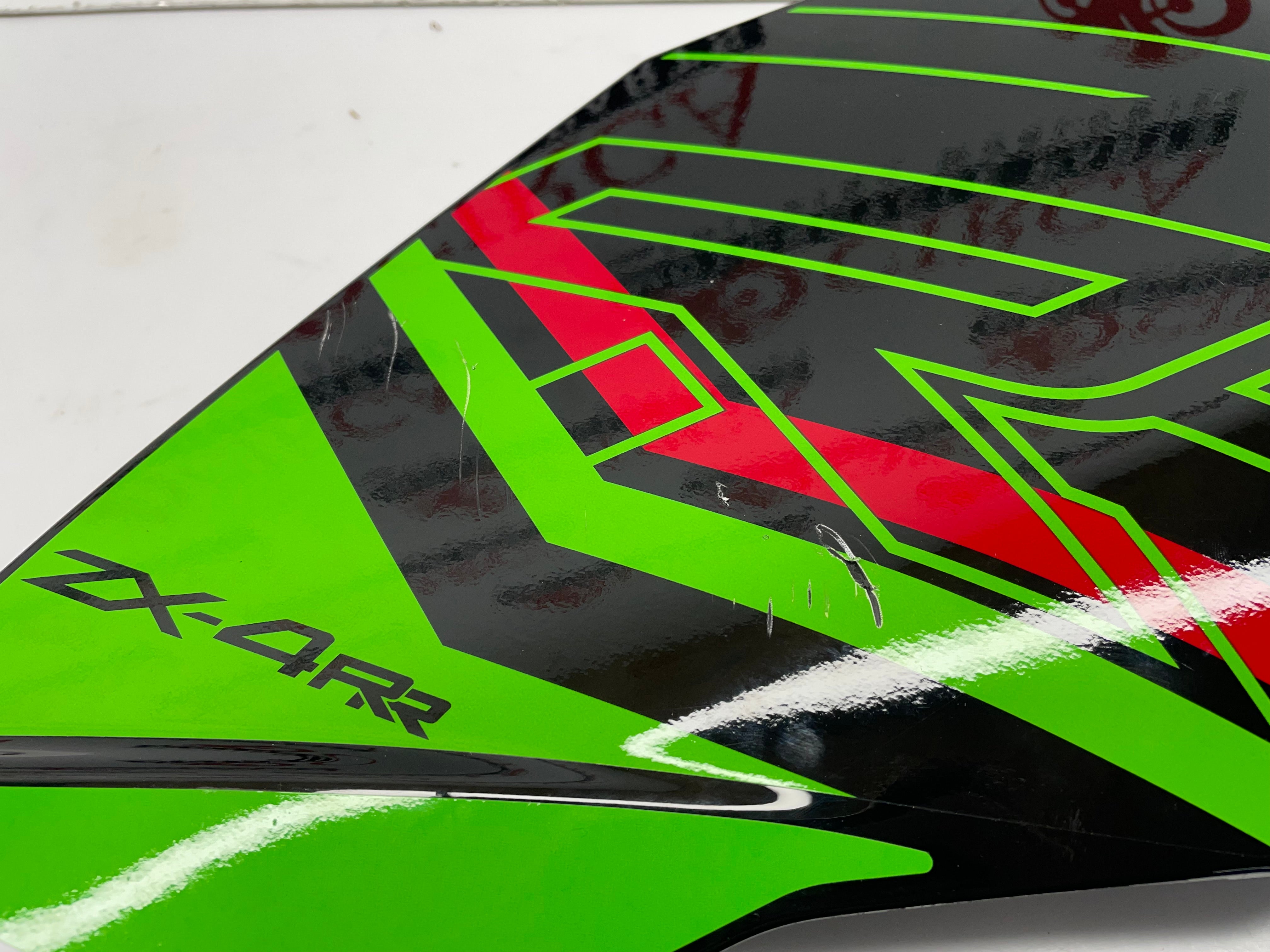 KAWASAKI NINJA ZX4R 24 Side Cowling 01 RH 550605470H8